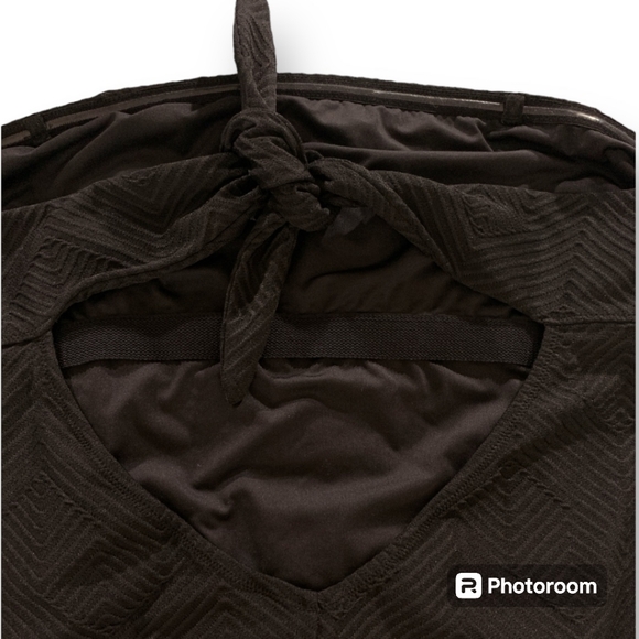 Love & Sports size XL 16-18 black strapless one piece back tie textured swimsuit - Picture 3 of 7